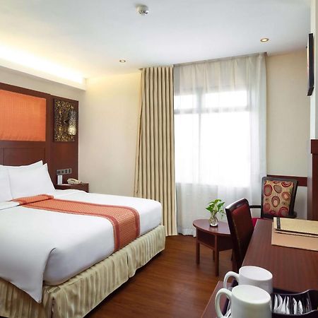 Best Western Plus Makassar Beach Exterior photo