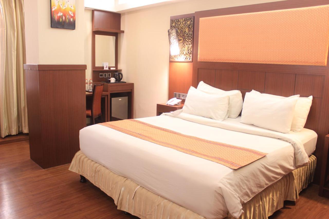 Best Western Plus Makassar Beach Exterior photo