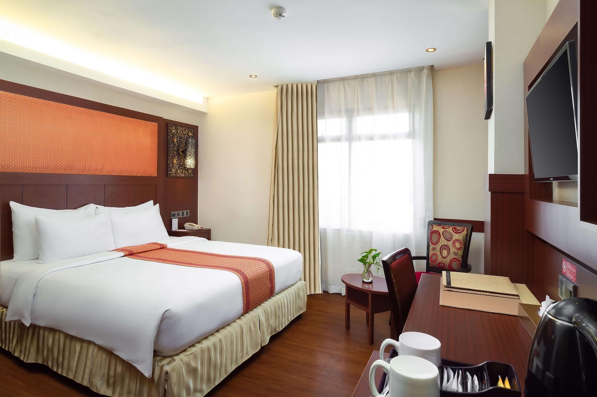 Best Western Plus Makassar Beach Exterior photo