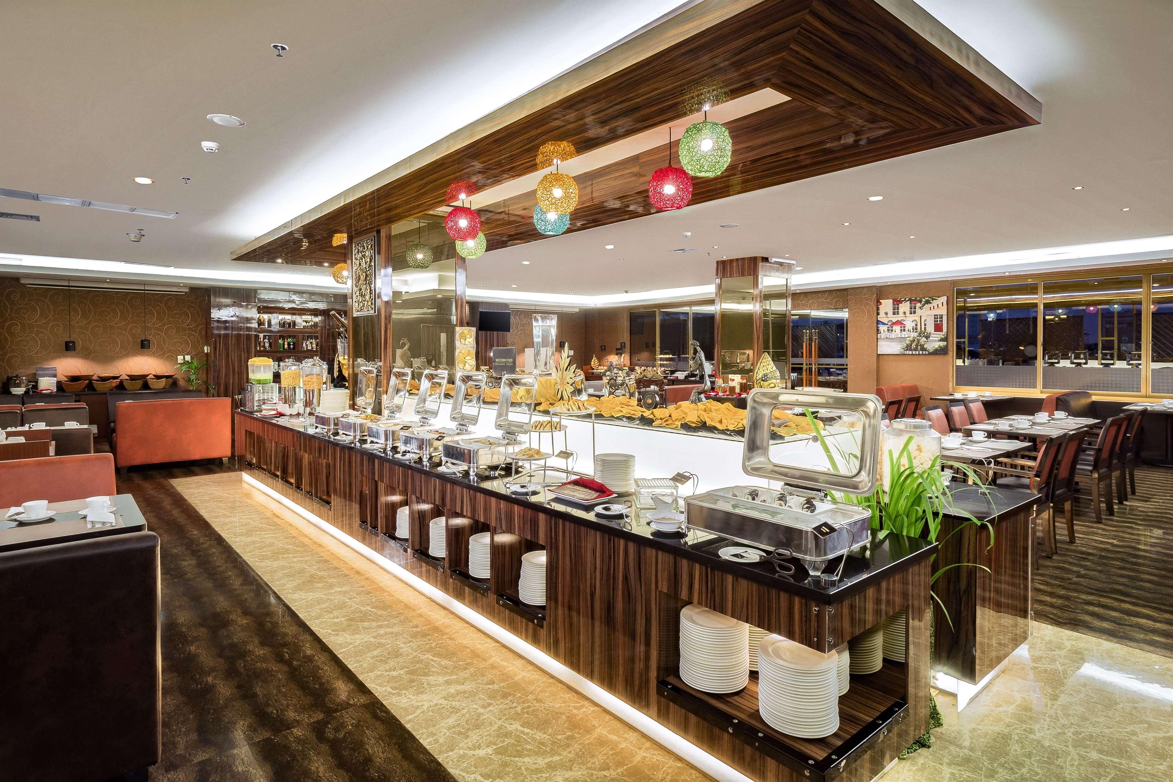 Best Western Plus Makassar Beach Exterior photo