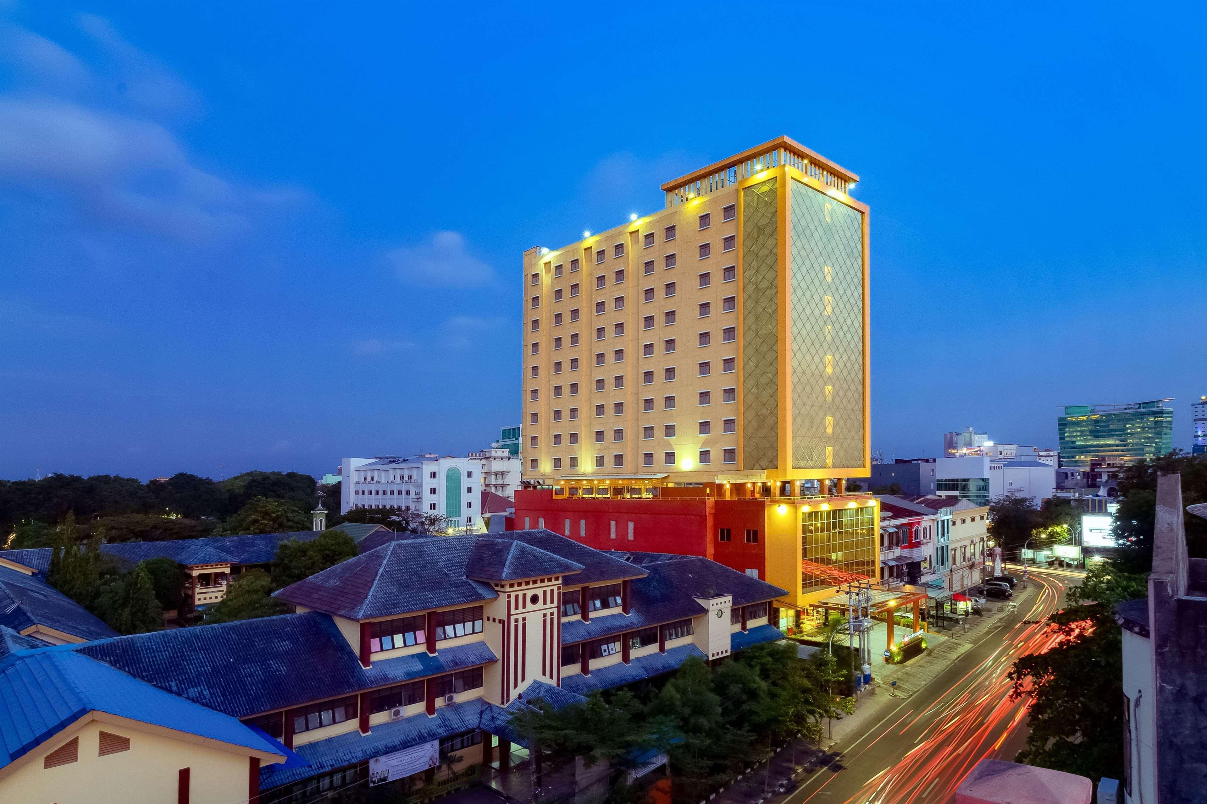 Best Western Plus Makassar Beach Exterior photo