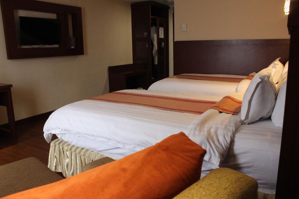 Best Western Plus Makassar Beach Exterior photo